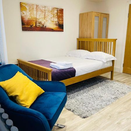 New Modern Studio Apartment, Parking, Netflix Kenilworth Kültér fotó