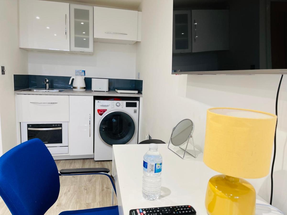 New Modern Studio Apartment, Parking, Netflix Kenilworth Kültér fotó