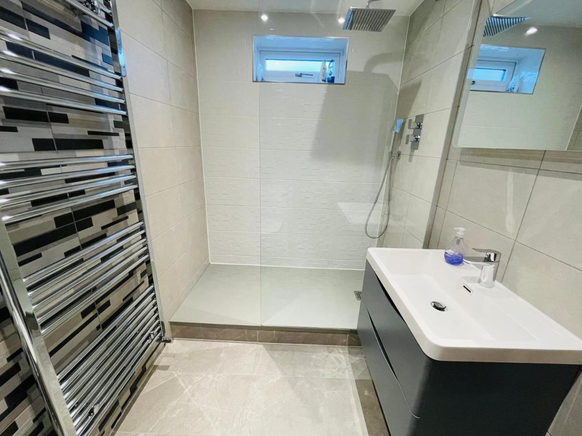 New Modern Studio Apartment, Parking, Netflix Kenilworth Kültér fotó